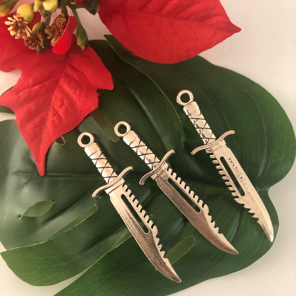 CHAIN. CHARMS  knife super fashion new